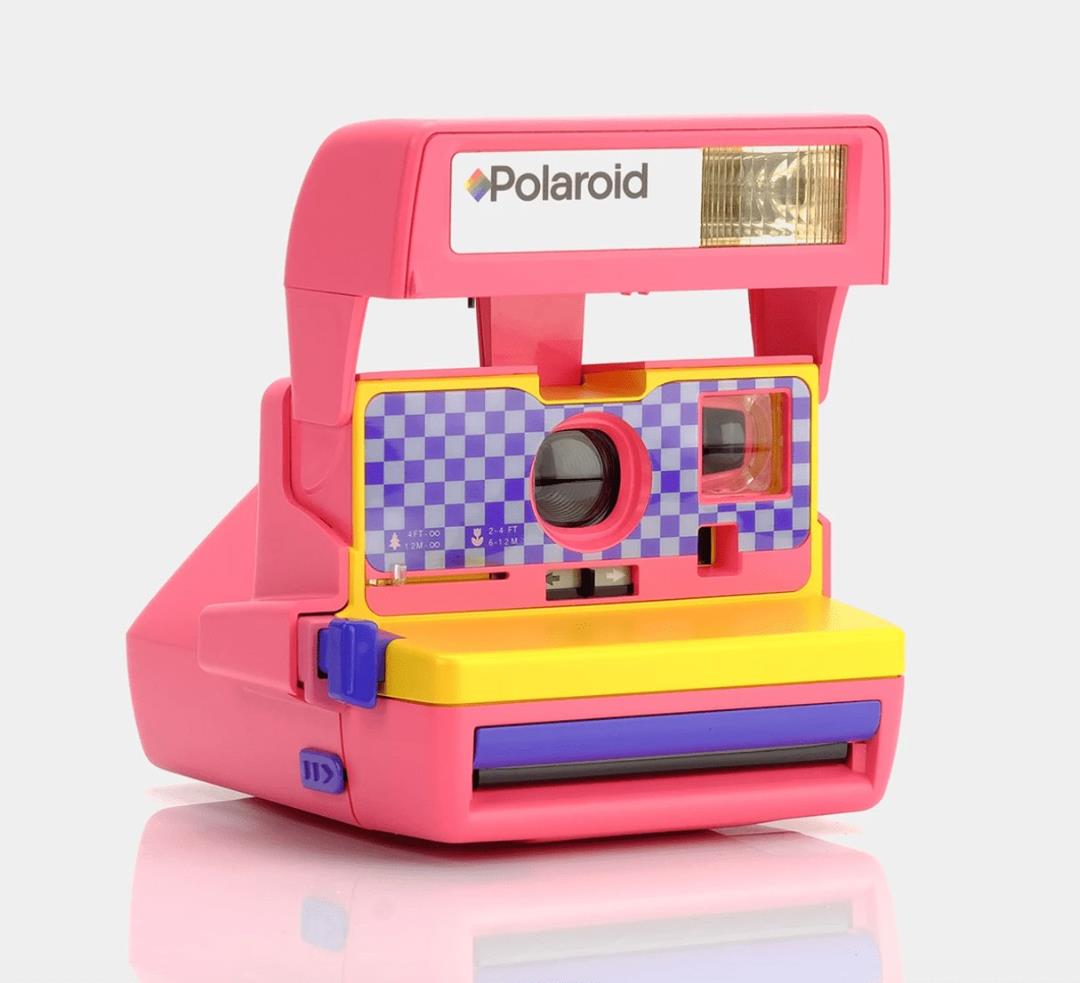 These Retro Polaroid Cameras Are A Vintage Vibe 