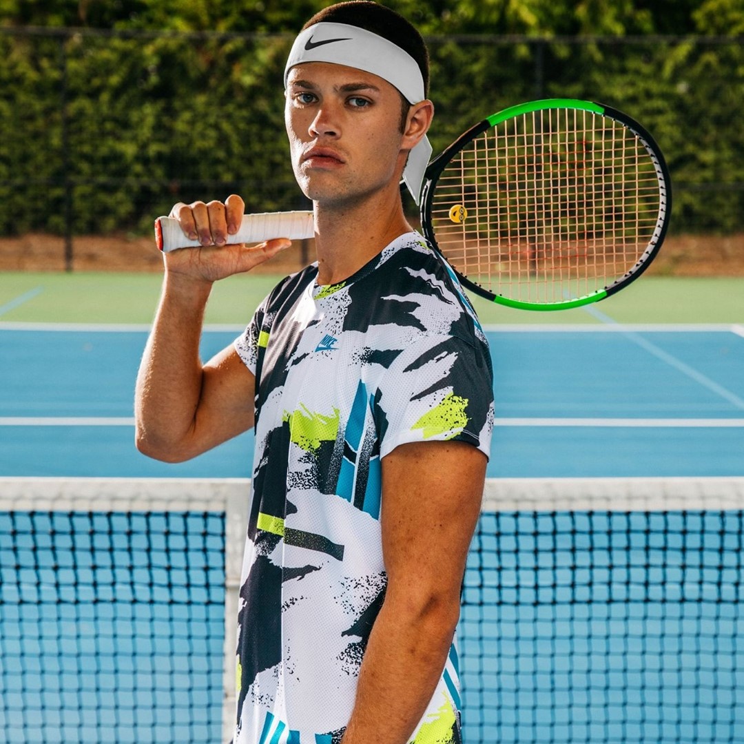 Get 90s SPORT STYLE With This HOT RETRO COLLECTION From NIKE!